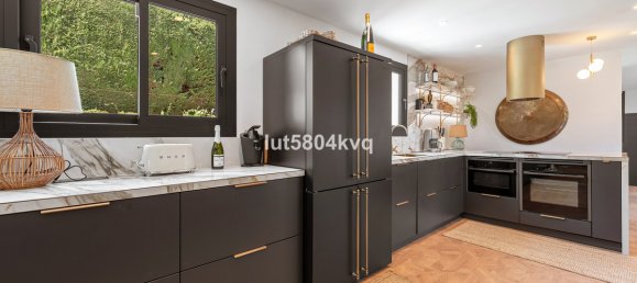 4 bedrooms Villa in Marbella, Spain No. 253061 11