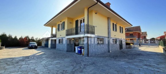 3 غرف نوم فيلا في Carmagnola, Italy رقم 334654 2