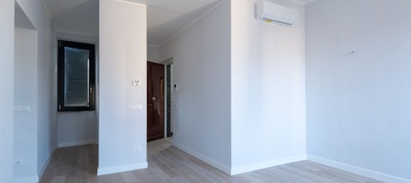 3 bedrooms Apartment in Rome, Italy No. 321574 2