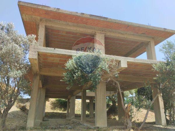 5 rooms House in Messina, Italy No. 32613