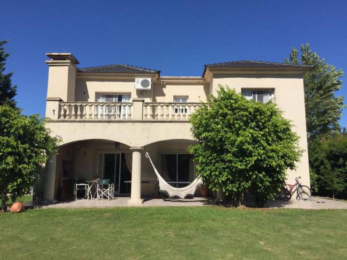 3 bedrooms House in Tigre, Argentina No. 75102