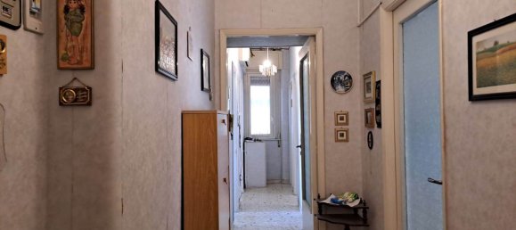 3 bedrooms Apartment in Catania, Italy No. 186185 9