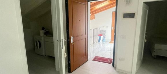 3-Zimmer Penthouse in Massa, Italy, Nr. 135576 3