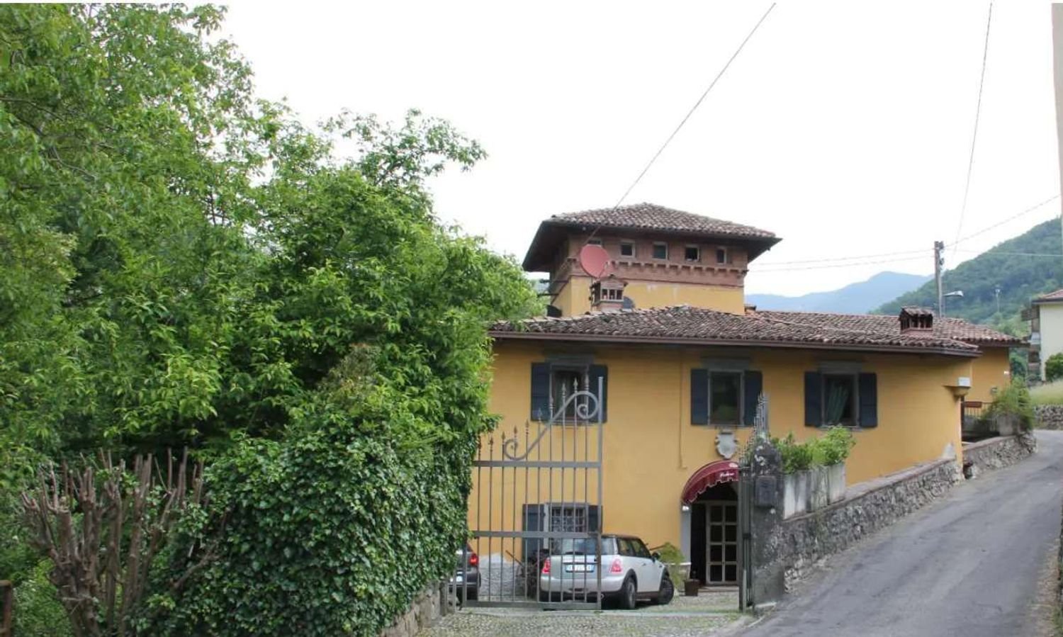 14غرفة شقة في Adrara San Martino, Italy رقم 5490