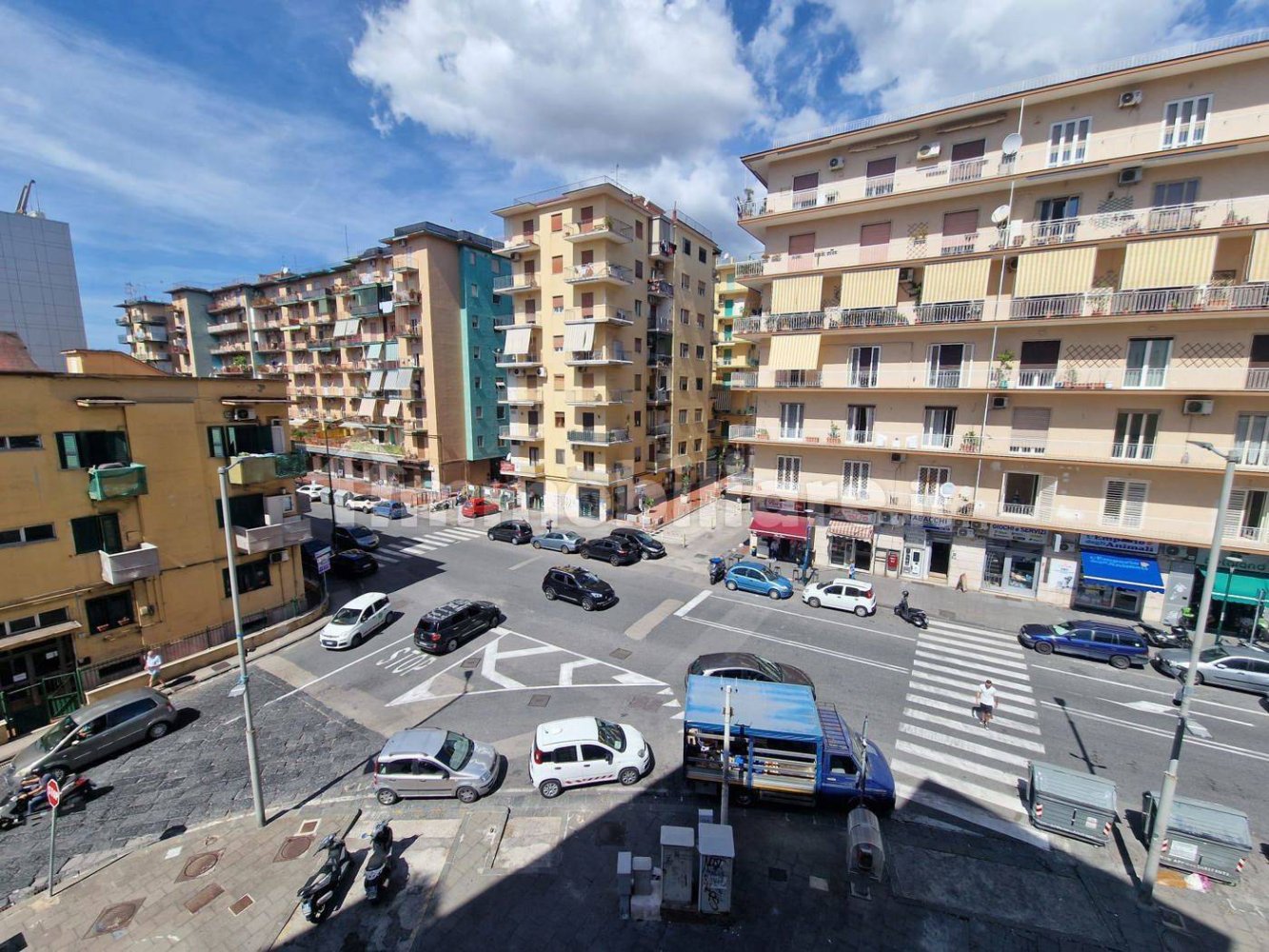 3 bedrooms Apartment in Naples, Italy No. 337746