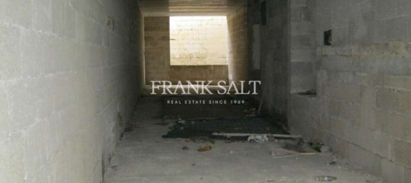 Laden in San Gwann, Malta 100m², Nr. 12896 2