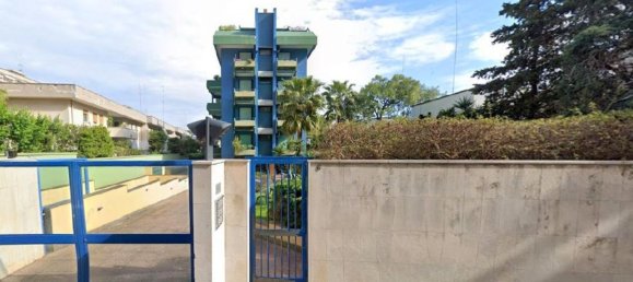 6 chambres Appartement à Bari, Italy No. 315333 3