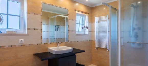 3 Schlafzimmer Haus in Colares, Portugal, Nr. 49628 9