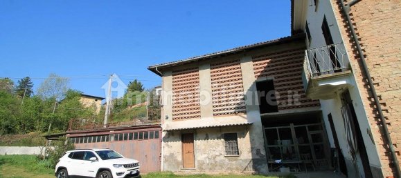 5 bedrooms House in Mombaruzzo, Italy No. 261450 3