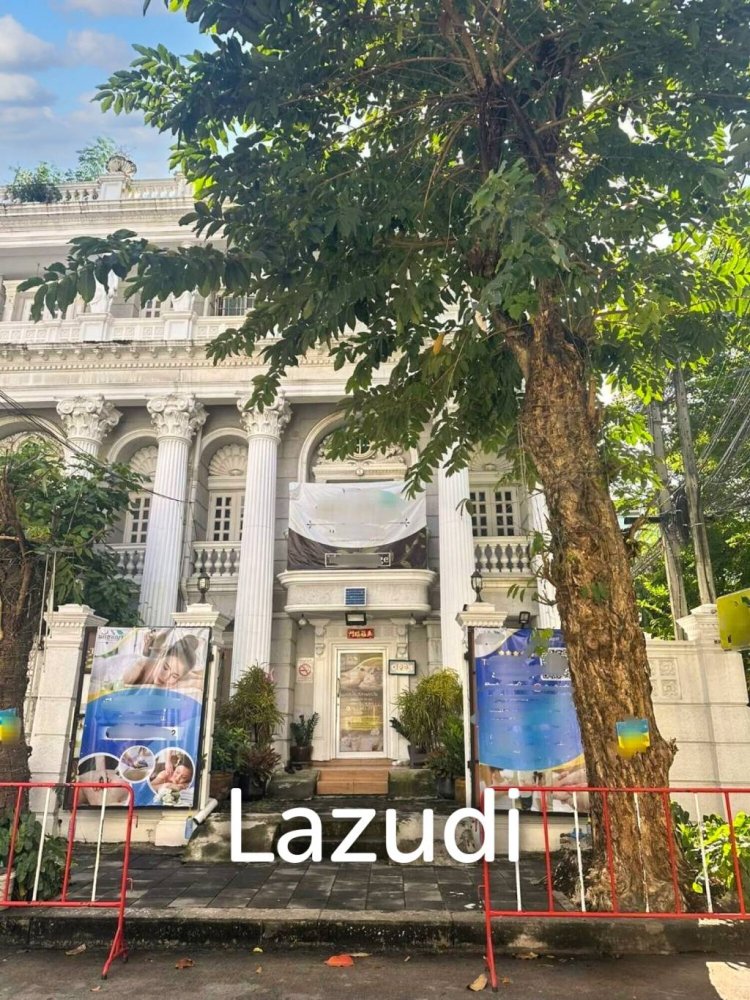 4 bedrooms Bungalow in Din Daeng, Thailand No. 24648