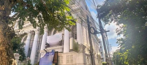 Adosado de 4 dormitorios en Din Daeng, Thailand No. 24648 6