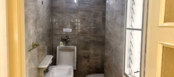 Adosado de 4 dormitorios en Din Daeng, Thailand No. 24648 2