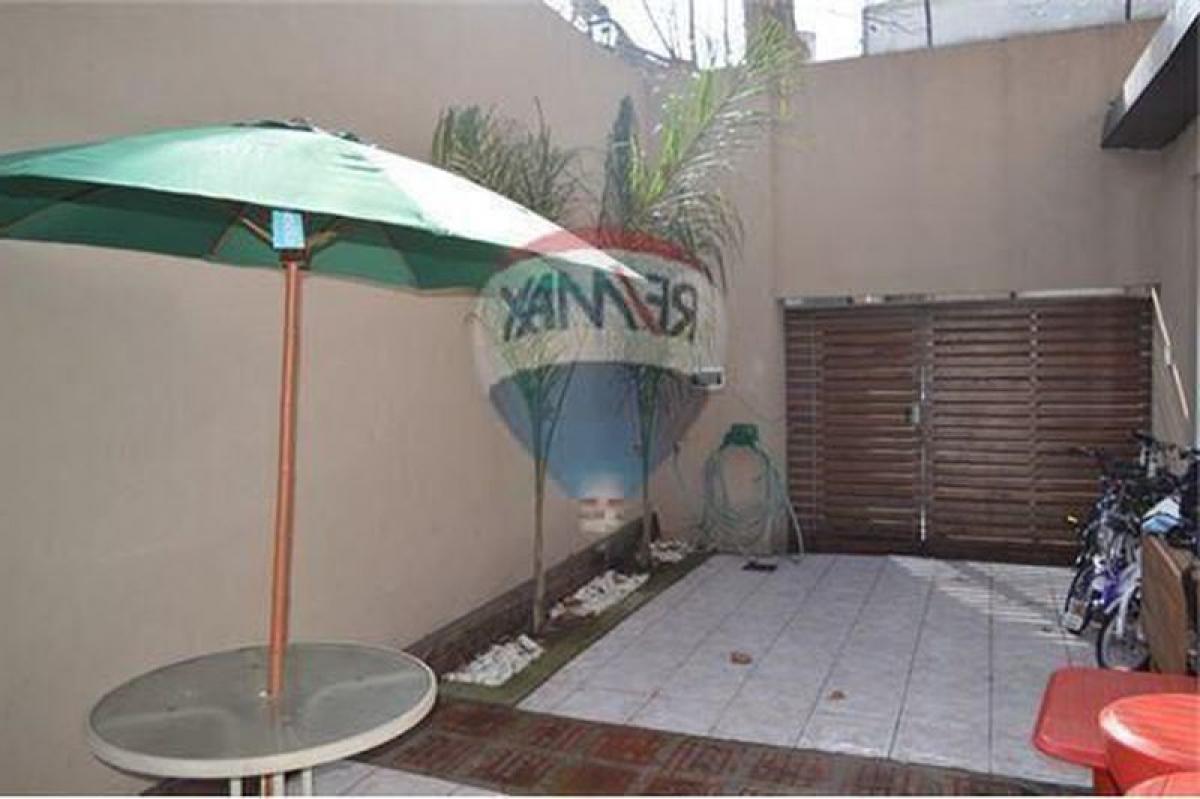 215m² Commercial property in Buenos Aires, Argentina No. 105545