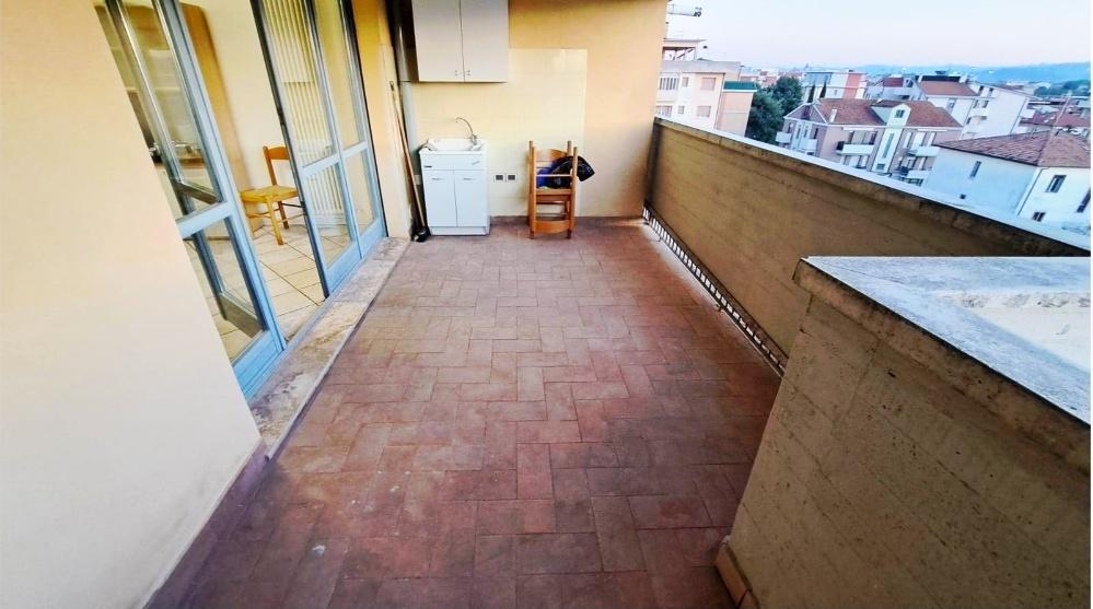 Квартира с 3 комнатами в Сенигаллия, Италия № 15082