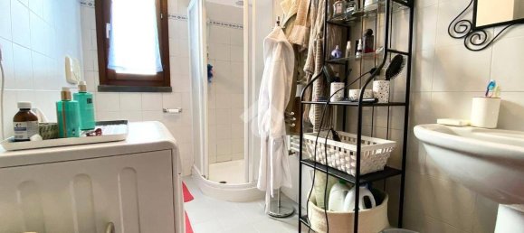 2 Schlafzimmer Wohnung in Quarrata, Italy, Nr. 292094 9