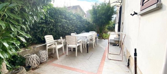 2 Schlafzimmer Wohnung in Quarrata, Italy, Nr. 292094 11