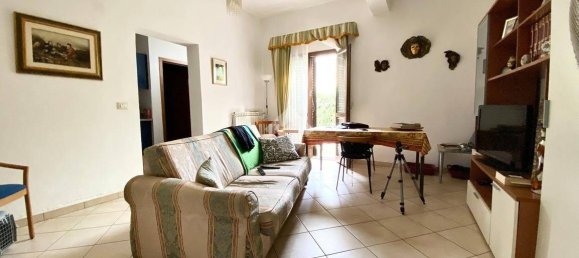 2 Schlafzimmer Wohnung in Quarrata, Italy, Nr. 292094 3