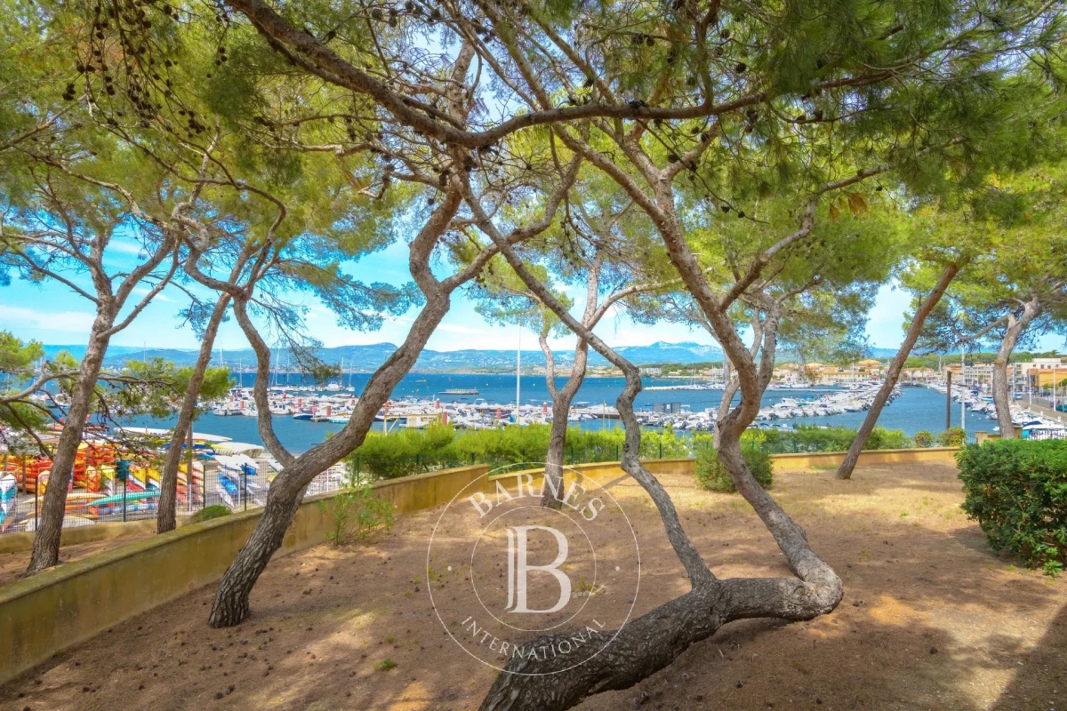 7 Schlafzimmer Villa in Six-Fours-les-Plages, France, Nr. 295954