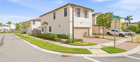 3 dormitorios dúplex en venta en Miami, Miami-Dade, Florida, USA № 615268 27