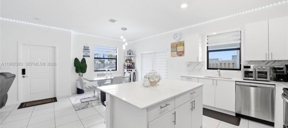 3 dormitorios dúplex en venta en Miami, Miami-Dade, Florida, USA № 615268 3