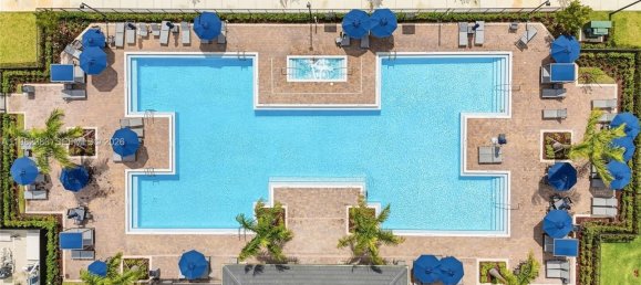 3 dormitorios dúplex en venta en Miami, Miami-Dade, Florida, USA № 615268 16