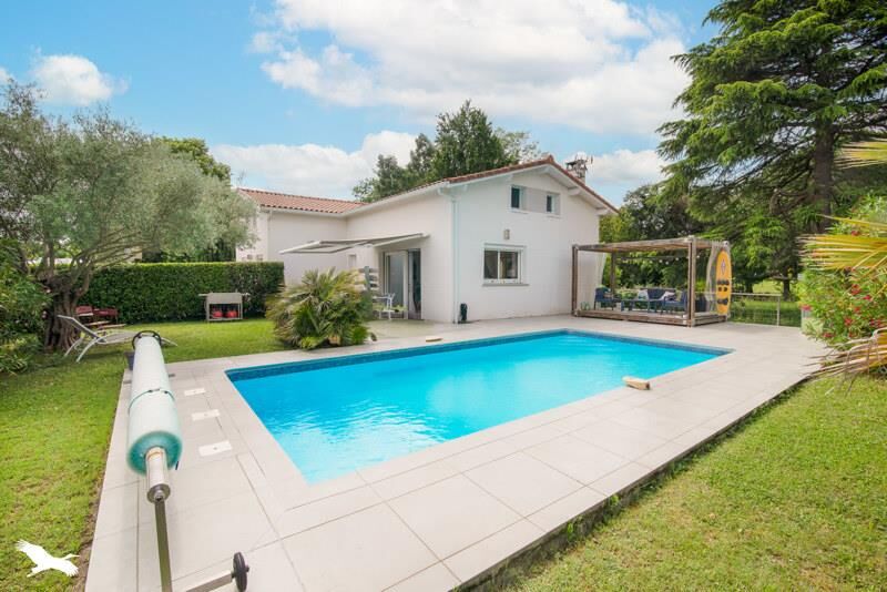 5 bedrooms House in Aussonne, France No. 342428