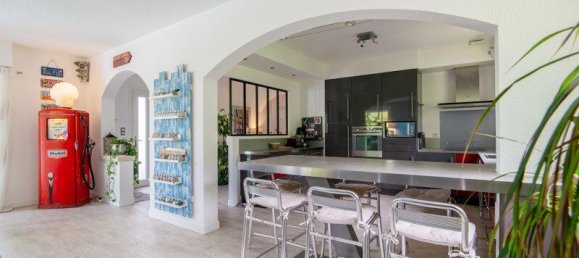 5 bedrooms House in Aussonne, France No. 342428 4