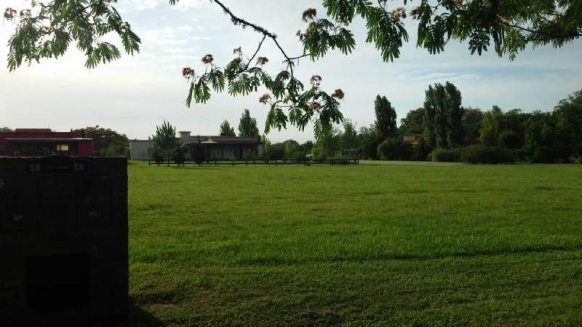  Land in Buenos Aires, Argentina No. 120086