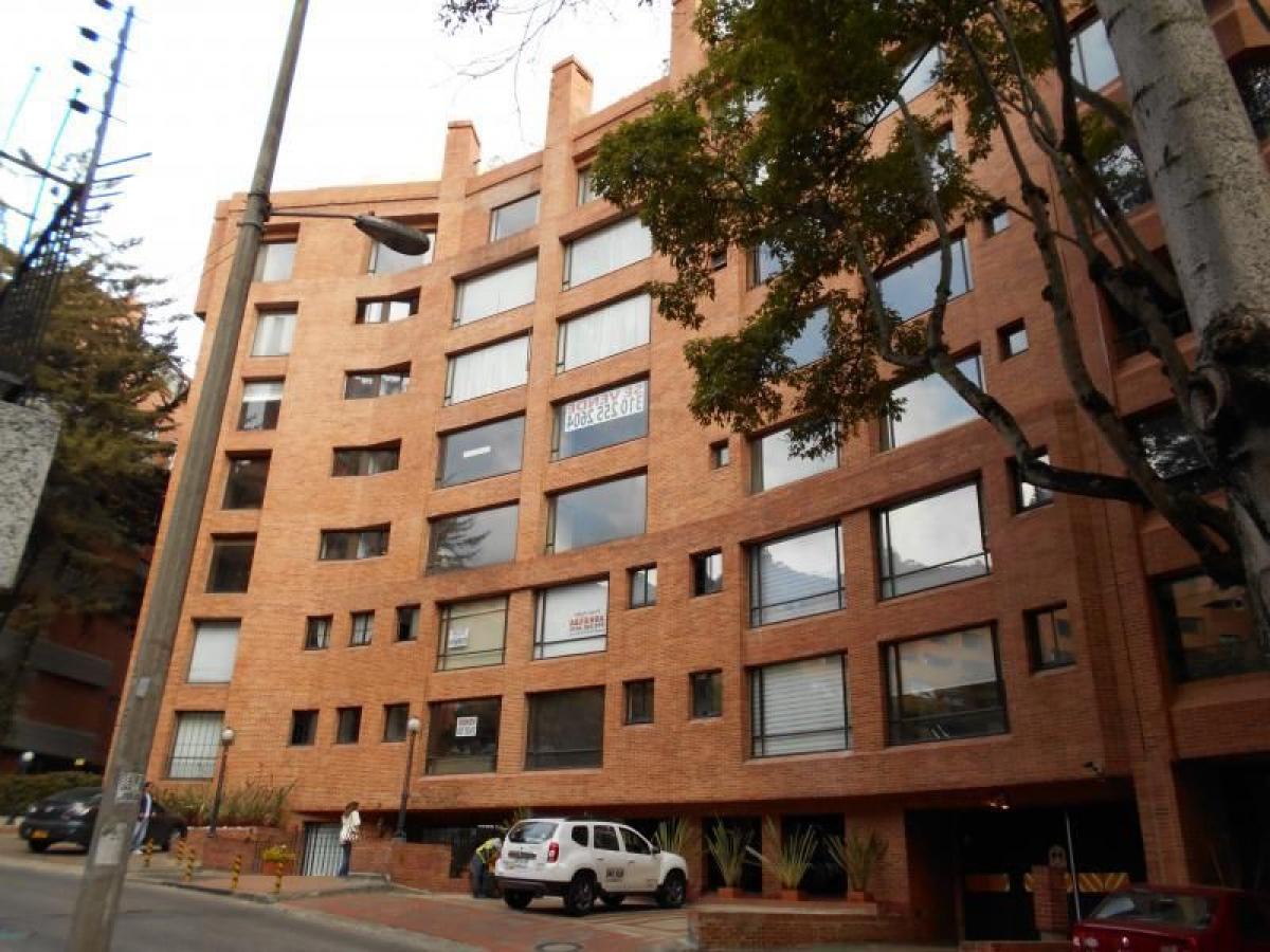 Casa de 3 dormitorios en Bogotá, Colombia No. 11215