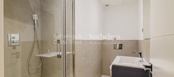 2 chambres Appartement à Eixample, Spain No. 133787 20