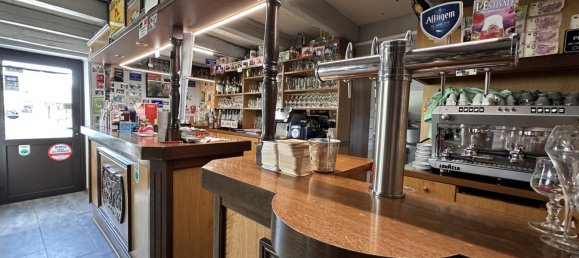 330m² Commercial property in They-sous-Montfort, France No. 243882 11