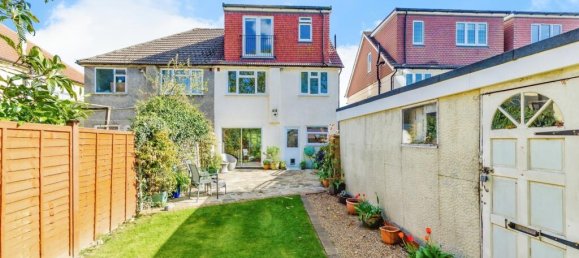 4 bedrooms House in South Croydon, United Kingdom No. 8093 7