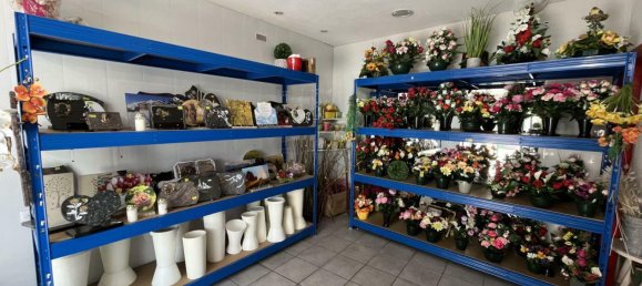 35m² Commercial property in Tarascon-sur-Ariege, France No. 356825 3