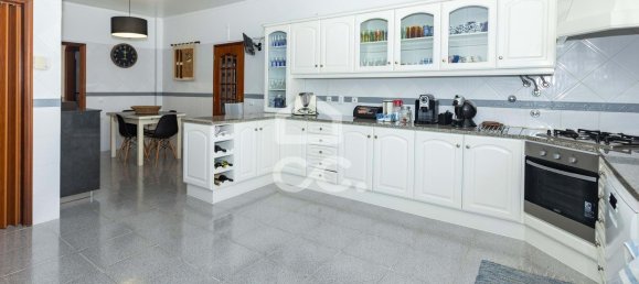 5 bedrooms House in Caldas da Rainha, Portugal No. 146567 4