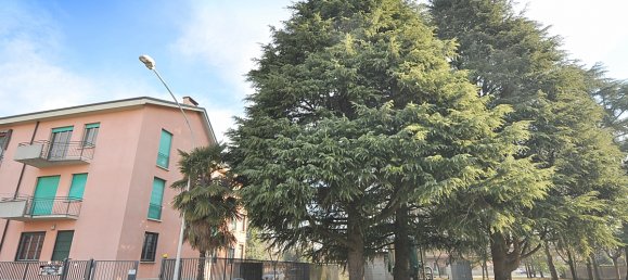 3-salle Appartement à Inveruno, Italy No. 353372 2