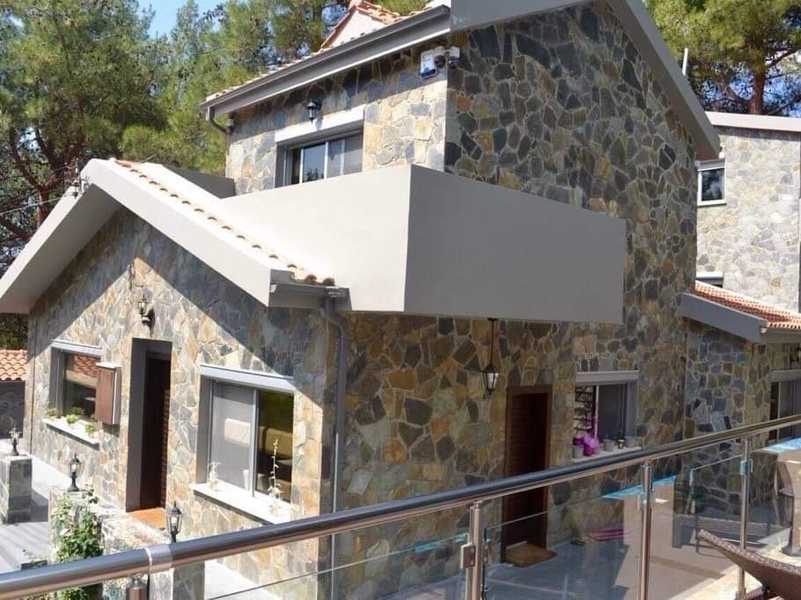 Коммерческая недвижимость с 4 спальнями в Мониатис, Кипр № 20391