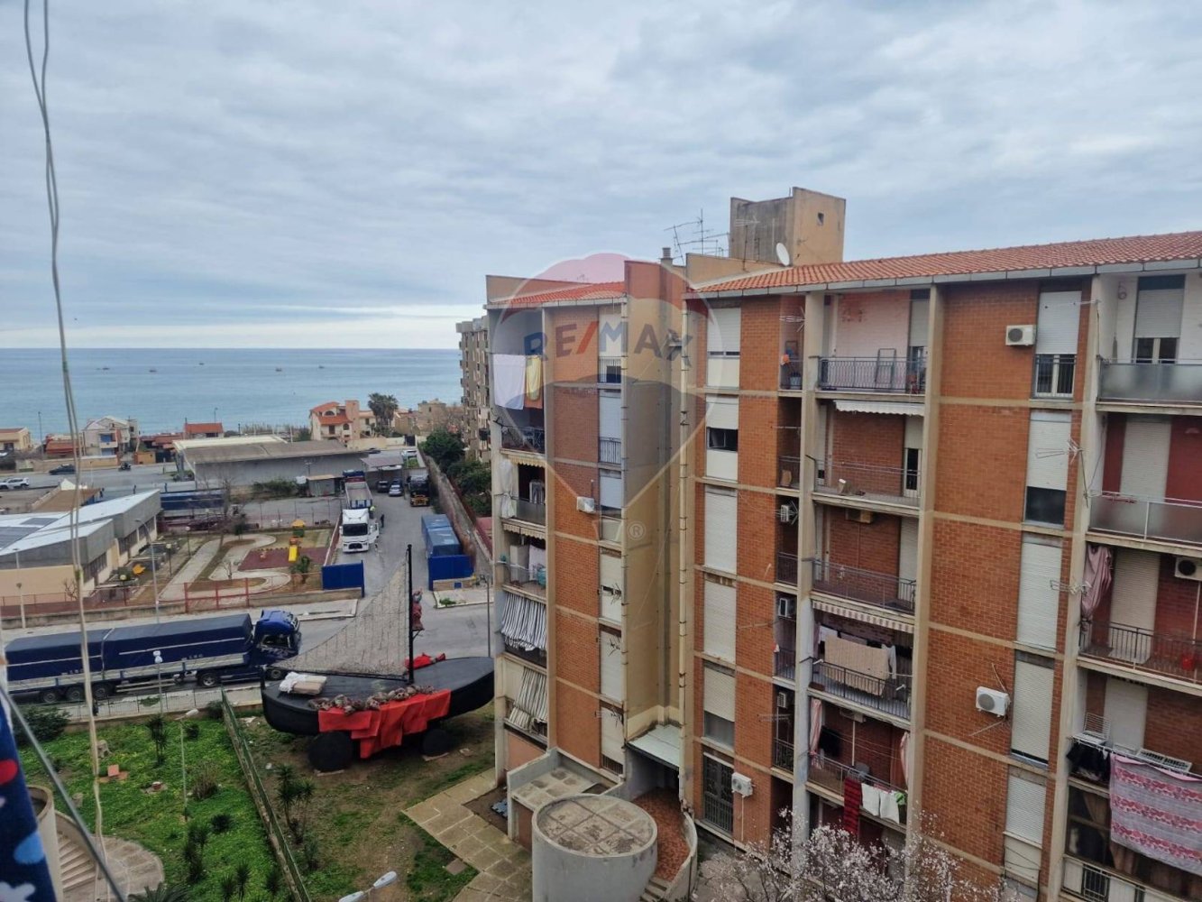Apartamento de 3 dormitorios en Palermo, Italy No. 52289