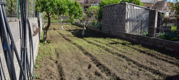 5 rooms House in Fiumefreddo di Sicilia, Italy No. 70340 3