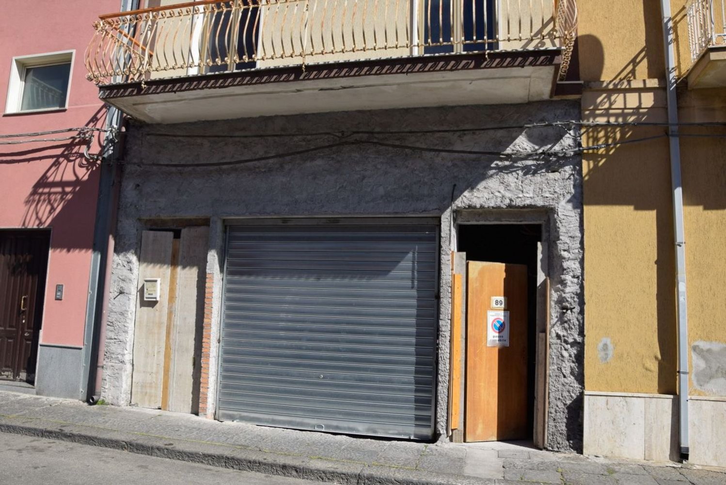 5 rooms House in Fiumefreddo di Sicilia, Italy No. 70340