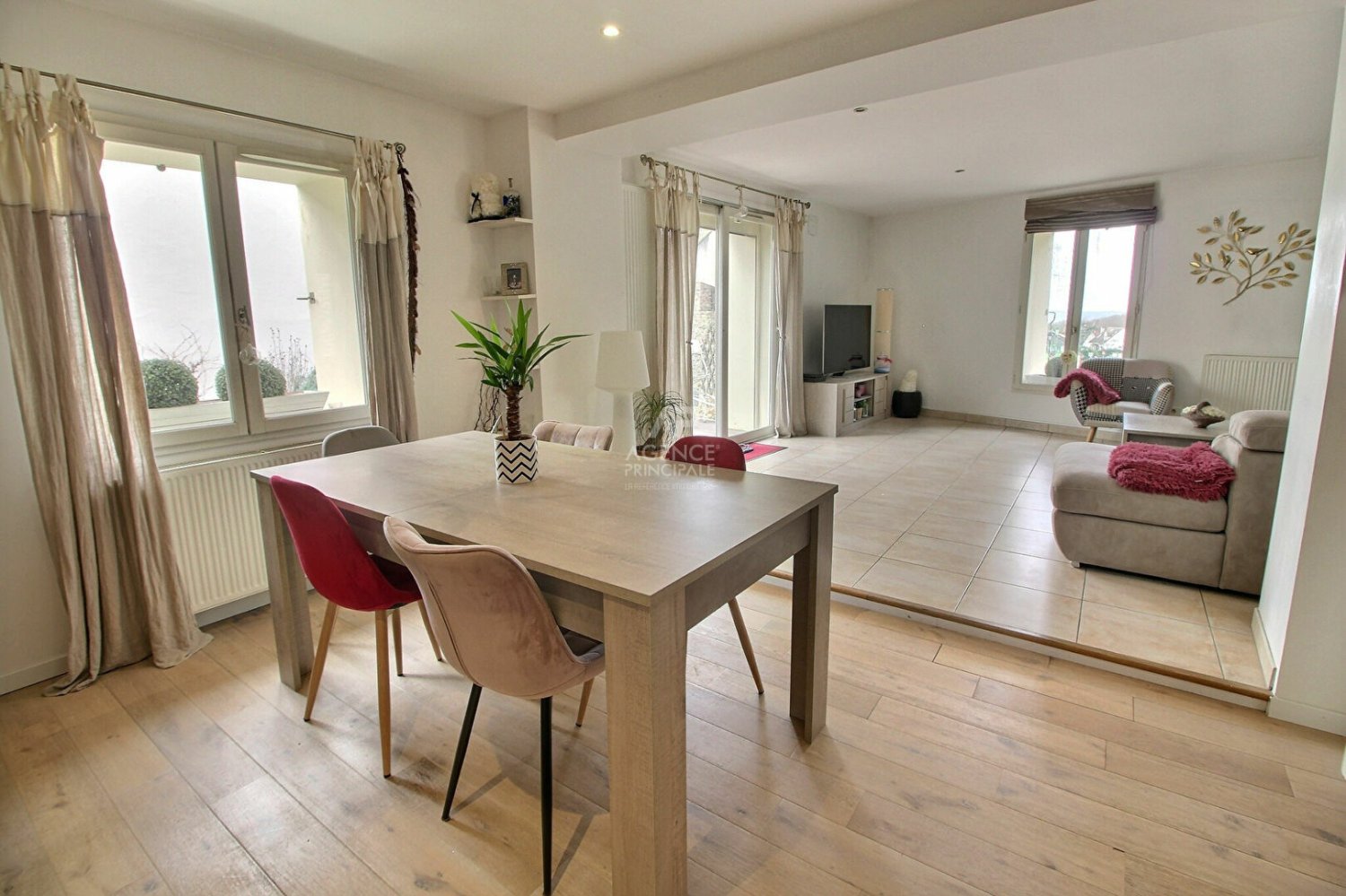 3 bedrooms House in Morainvilliers, France No. 170993