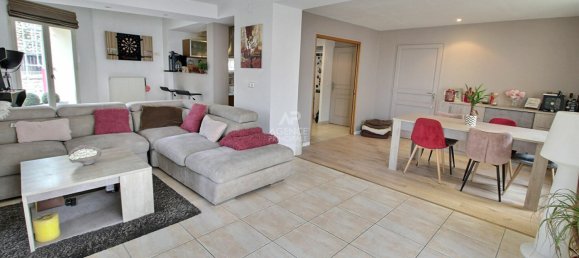 3 bedrooms House in Morainvilliers, France No. 170993 3