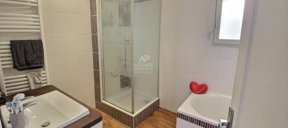 3 bedrooms House in Morainvilliers, France No. 170993 12