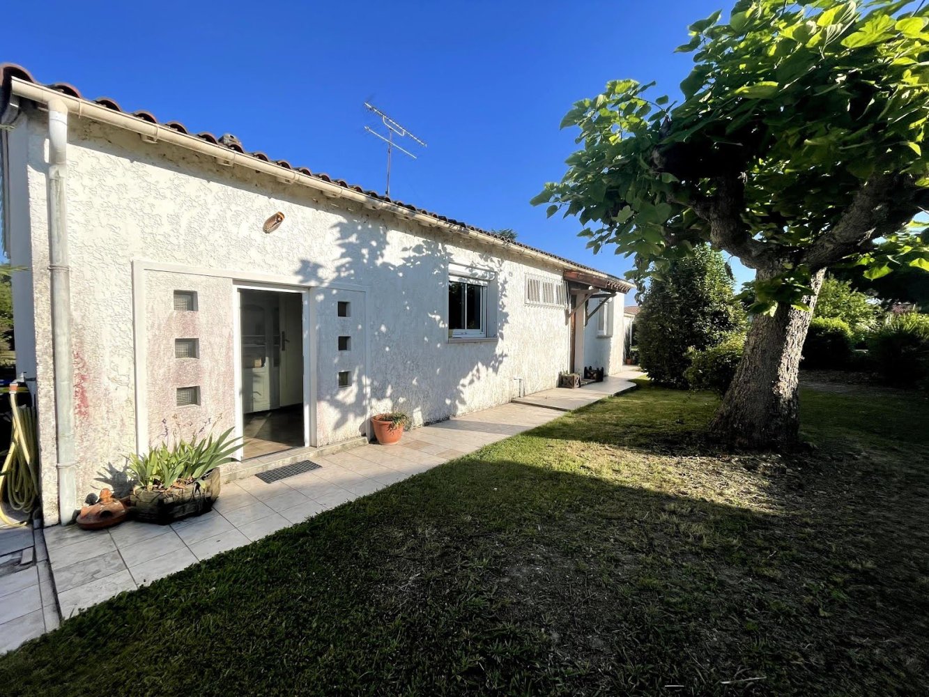 3 bedrooms House in Agen, France No. 305446