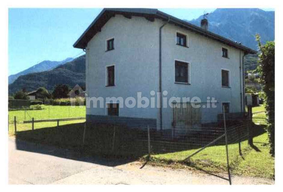 Garage à Colico, Italy No. 288145