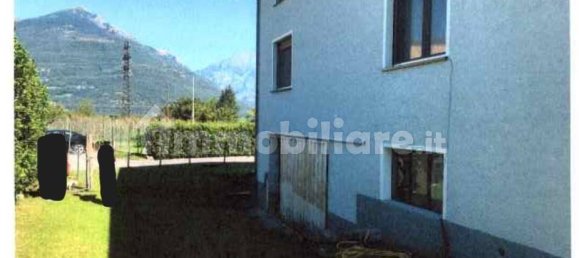 Garage à Colico, Italy No. 288145 4