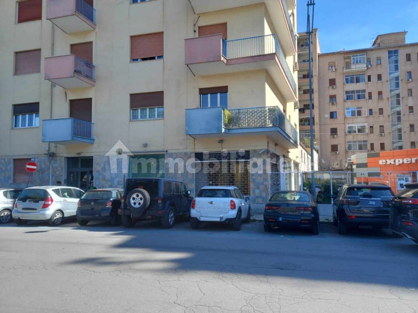 3غرفة عقار تجاري في Palermo, Italy رقم 46485