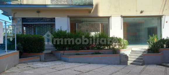 3غرفة عقار تجاري في Palermo, Italy رقم 46485 3