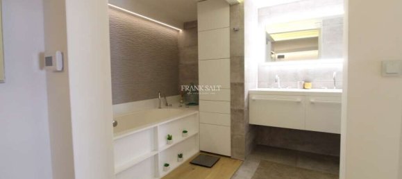 Квартира с 3 спальнями в Сент-Джулианс, Мальта № 7000 11