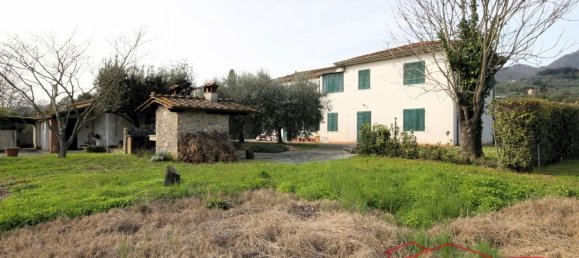 12 rooms House in Capannori, Italy No. 59549 7