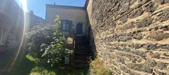 Таунхаус с 2 комнатами в Бергон, Франция № 197940 3